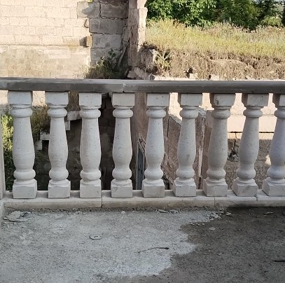 Andezit Harpuşta, Taş Küpeşte